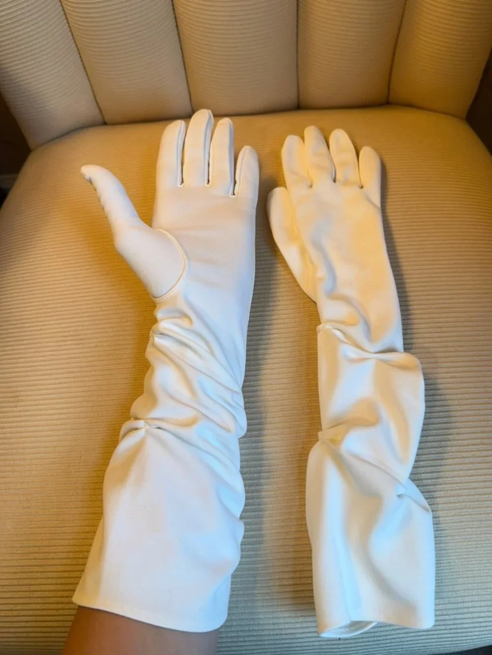 Vintage 1950s Hansen Nylasuede Ruched Evening Gloves White Size 7.5